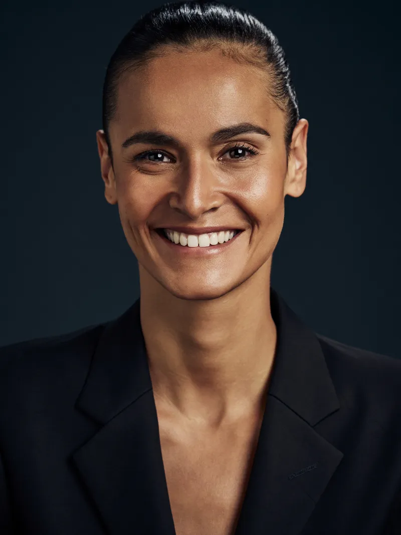 Dr. Julia Brandt